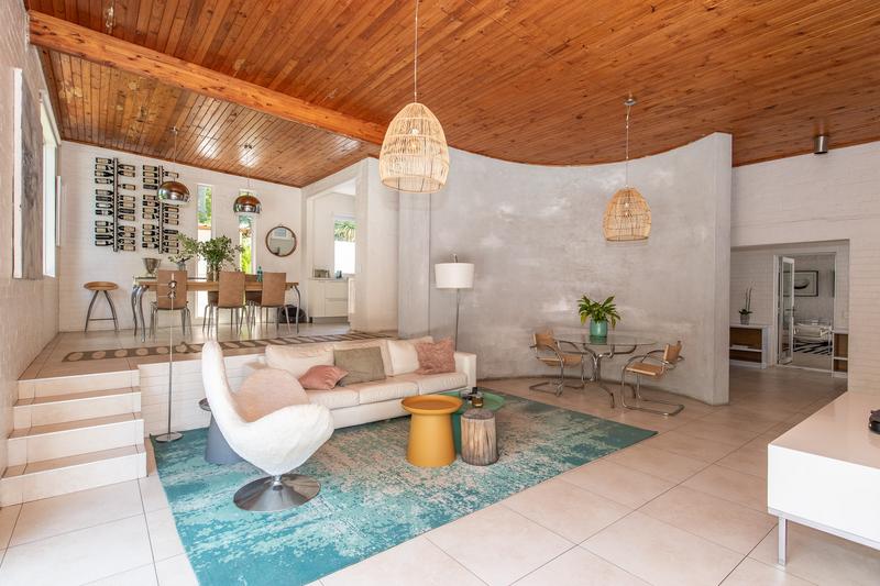 4 Bedroom Property for Sale in Kreupelbosch Western Cape